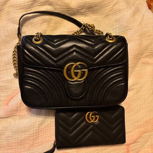 Gucci shoulder bag w/ wallet - Picture 1 of 1